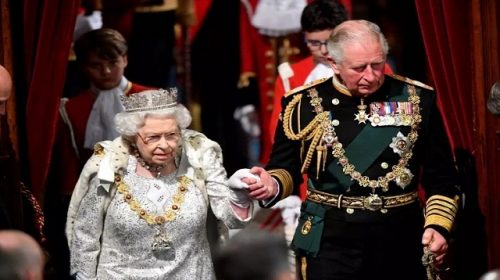 Murió Isabel II: Carlos, el nuevo rey de Reino Unido, lamentó la muerte de su madre